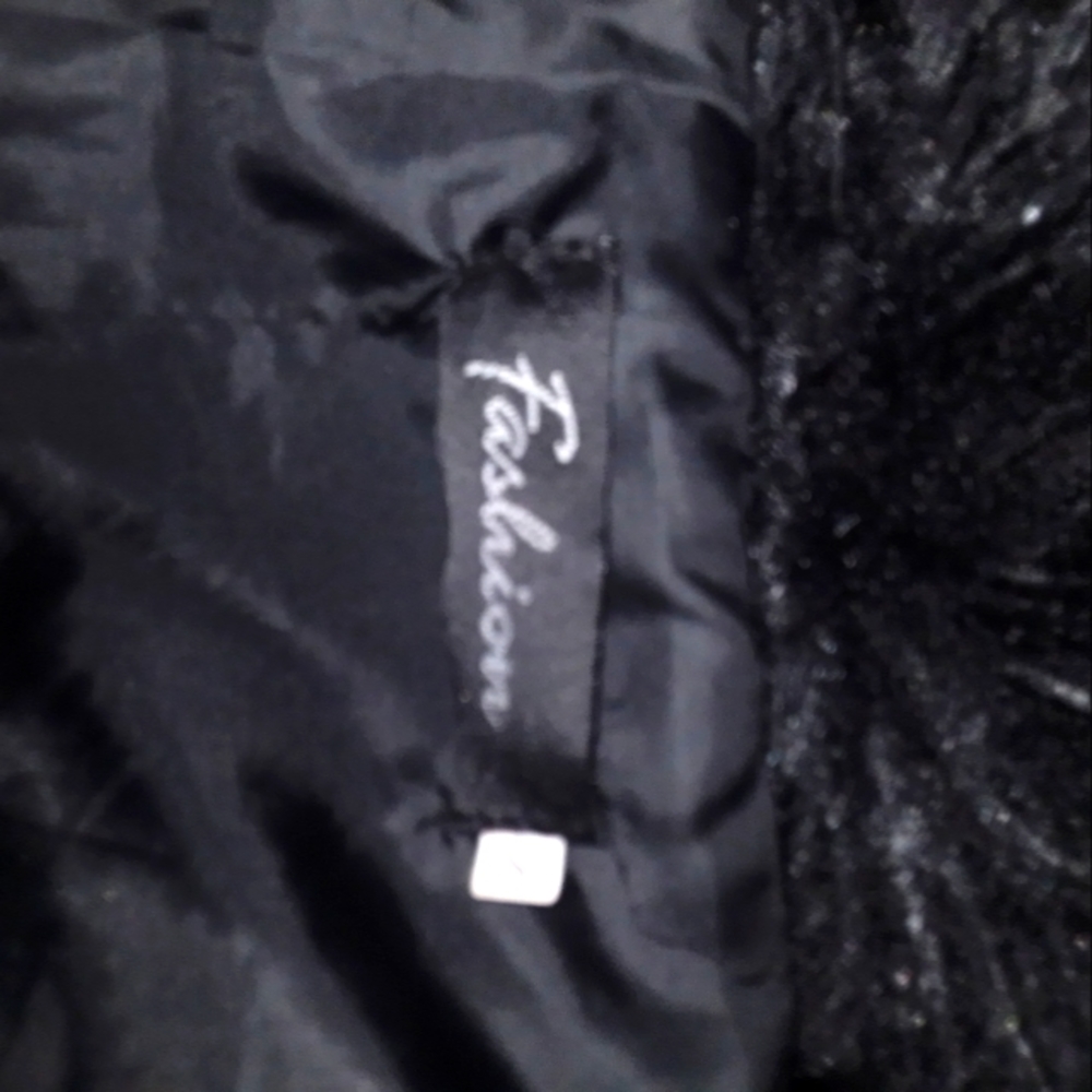 New and used clothing I'm good condition.